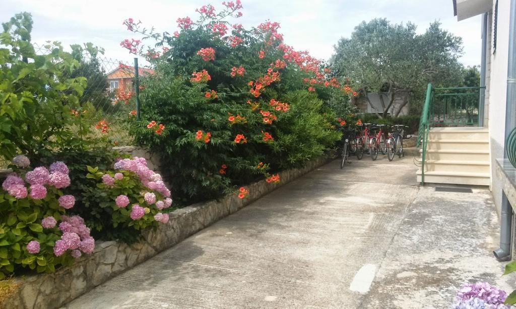 Apartments And Rooms Saric جادريغا المظهر الخارجي الصورة