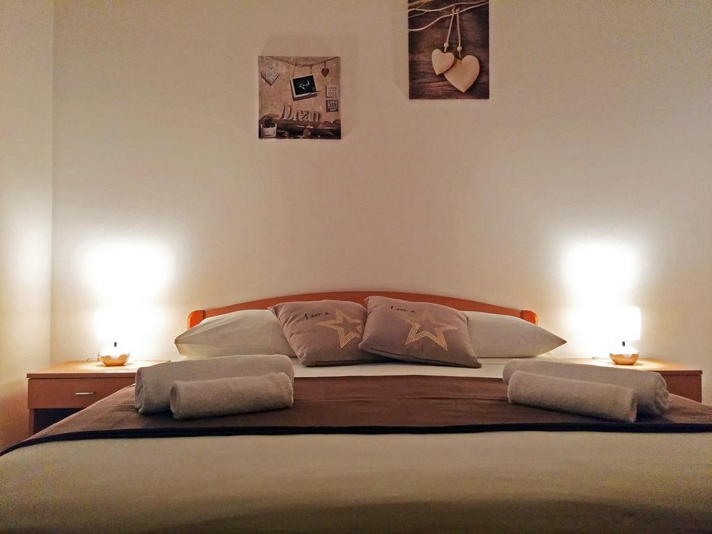 Apartments And Rooms Saric جادريغا الغرفة الصورة